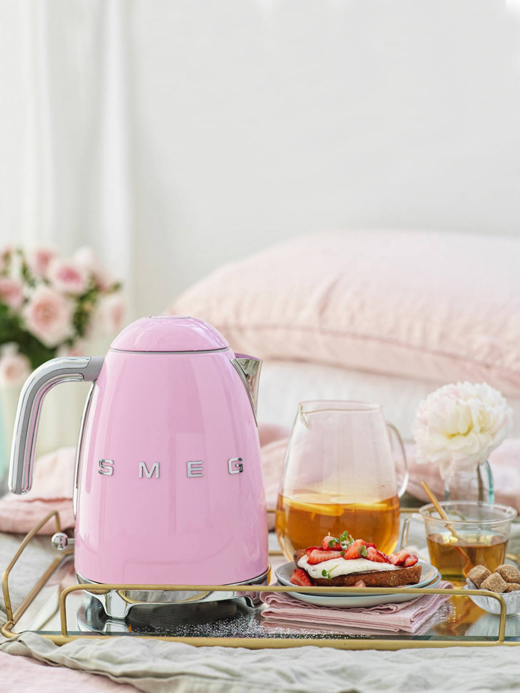 Smeg 50s Retro Style Pink Electric Kettle N147