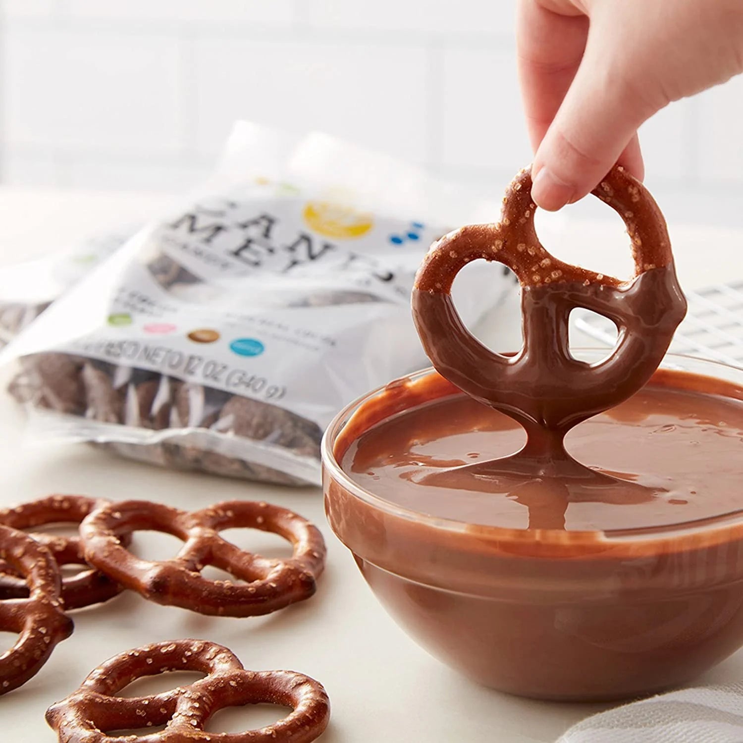 Wilton 12 oz. Light Cocoa Candy Melts, 6-Count O222