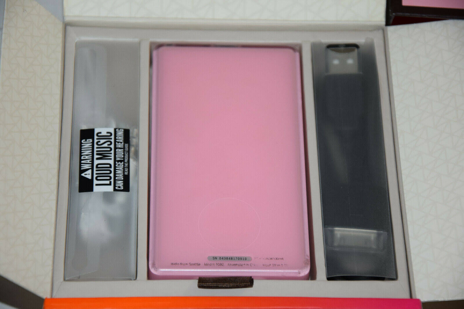 Zune 30 GB Digital Media Player Pink Y910