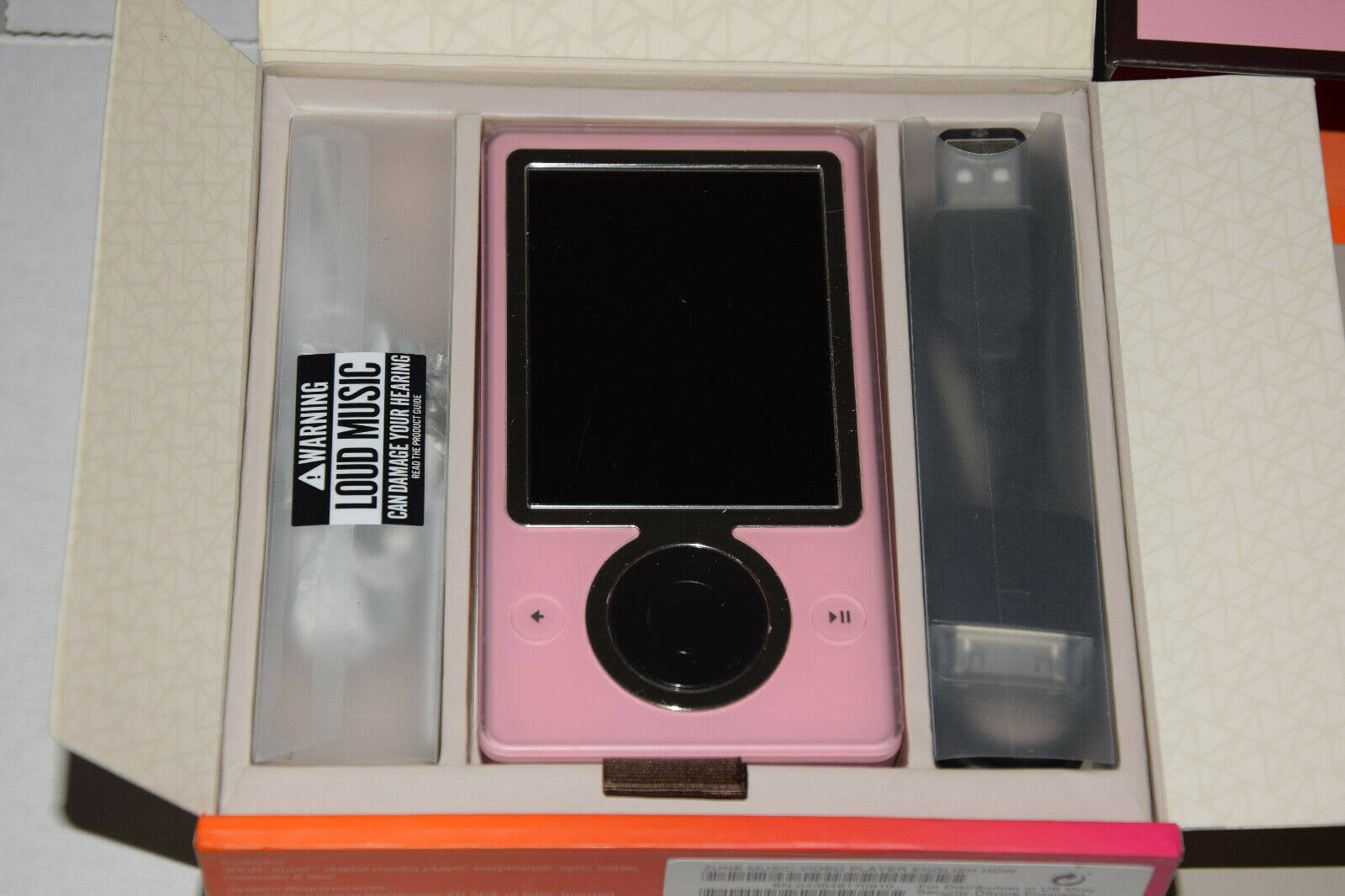Zune 30 GB Digital Media Player Pink Y910