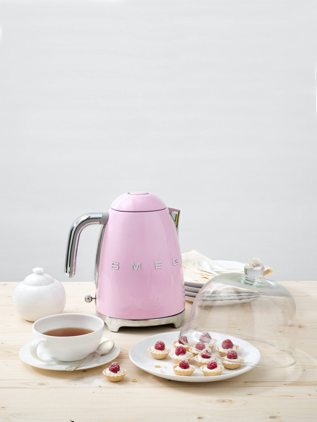Smeg 50s Retro Style Pink Electric Kettle N147