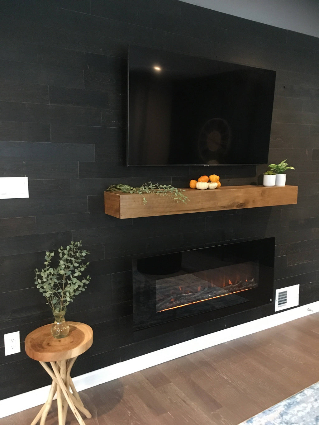 Timberchic 274 Peel and Stick Reclaimed Black Ice Wood Planks Y498891