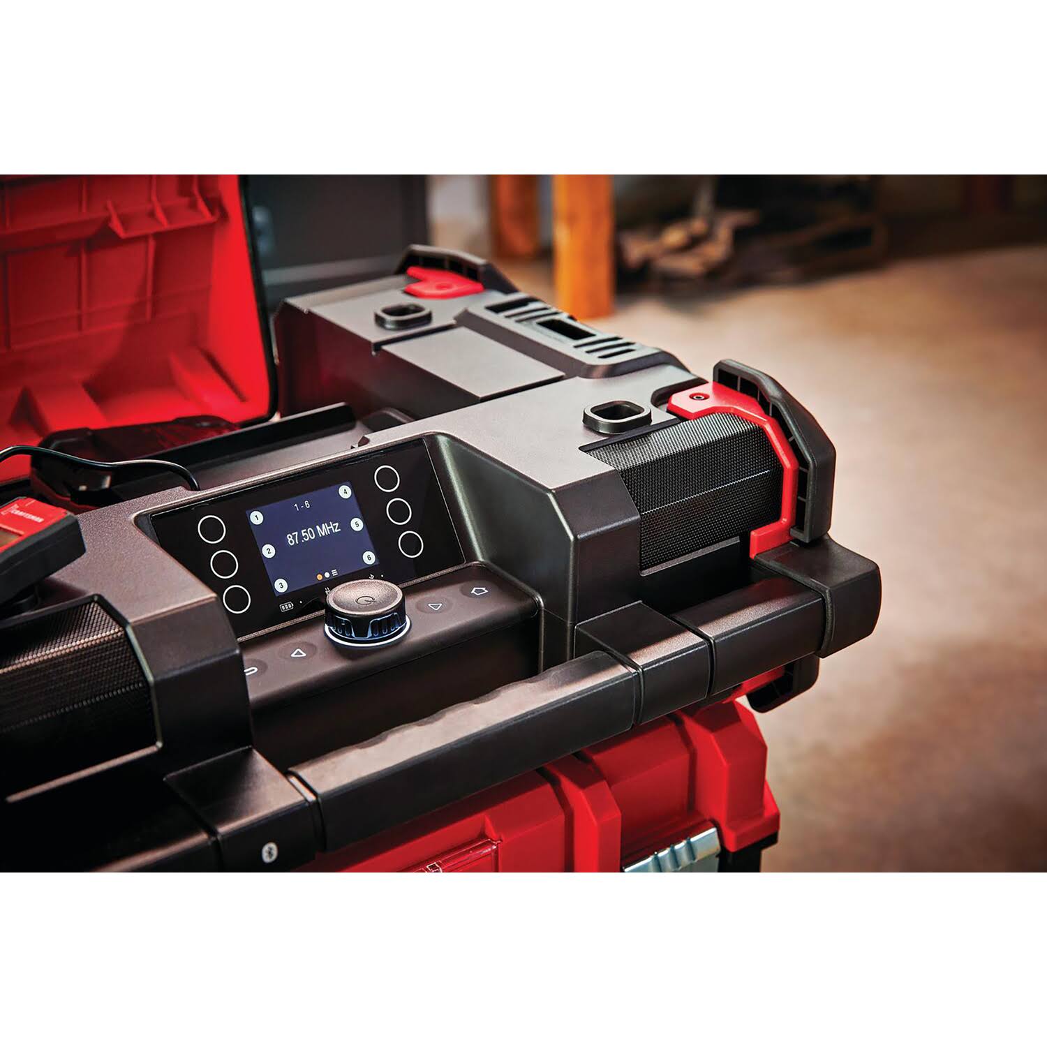 Craftsman VERSASTACK Water Resistant Cordless Jobsite Radio/Charger V841