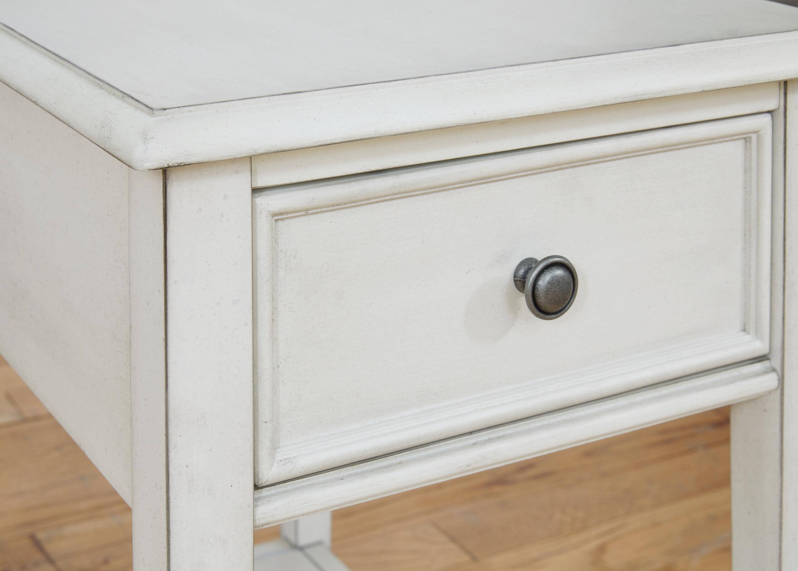 Ashley Kanwyn End Table D7379