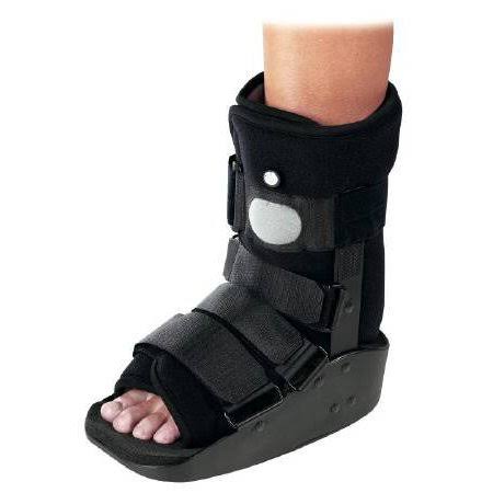 MaxTrax Walker Boot, Medium Male 5-1/2 to 10 / Female - Pack of One - Avayadevconnect