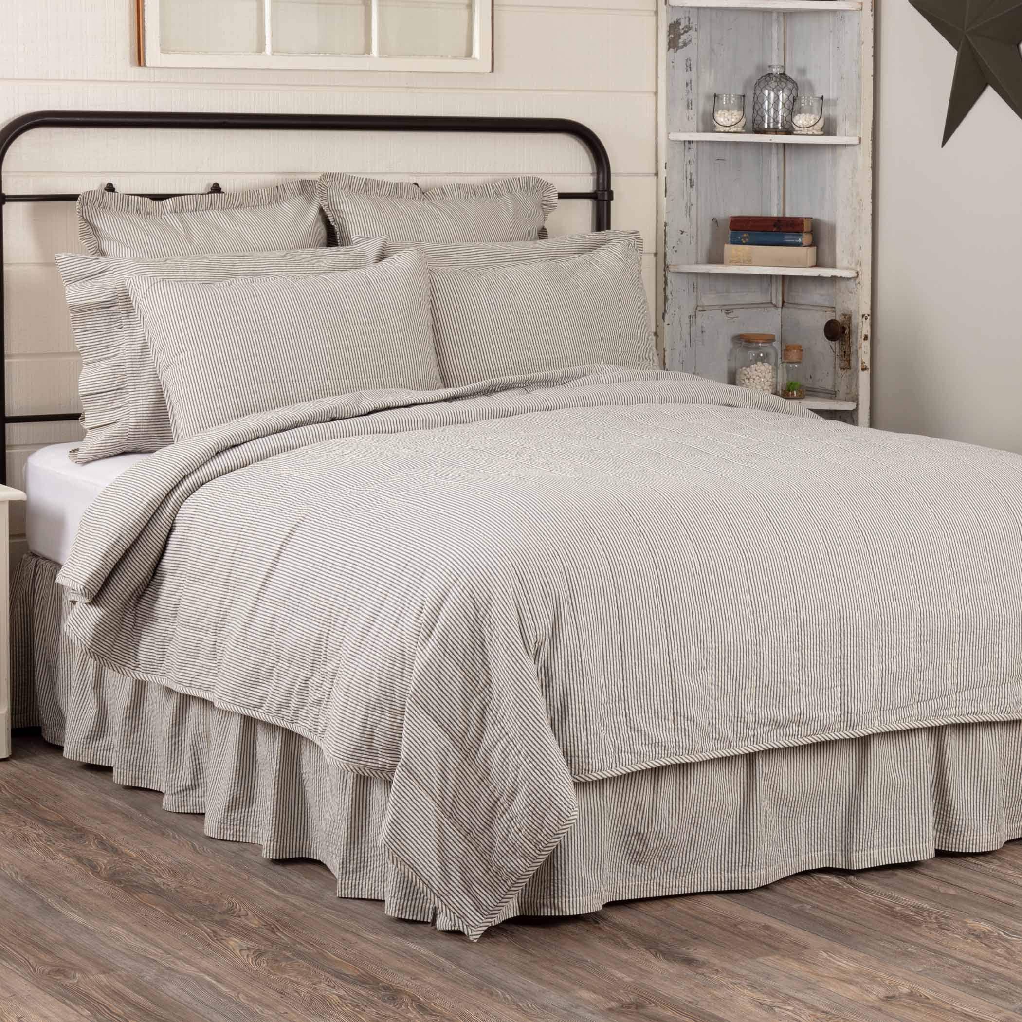 Hatteras Seersucker Blue Ticking Stripe Queen Quilt Coverlet Q129659