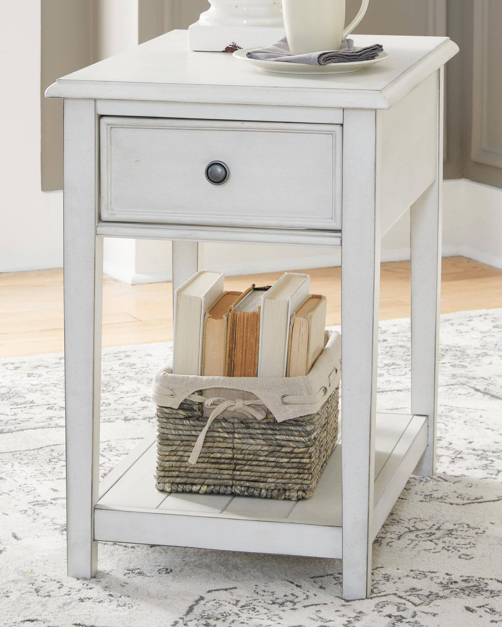 Ashley Kanwyn End Table D7379